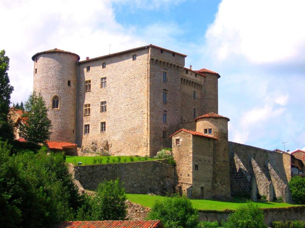Holiday home Chateau Des Marcilly Talaru Chalmazel-Jeansagniere